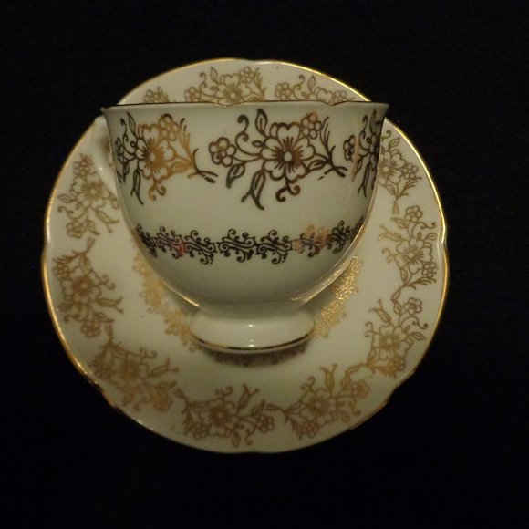 QUIET LUXURY VINTAGE ENGLISH BONE CHINA WH & GILT CUP SAUCER - Picture 1 of 6